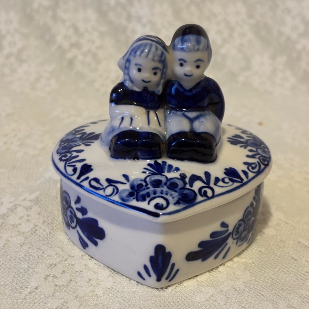 Delft Blue Heart-shaped Trinket Box